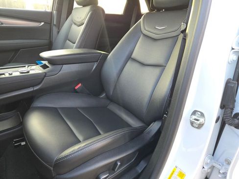 New 2025 Cadillac XT5 Luxury image 26