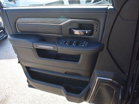 Used 2025 RAM 3500 Limited AWD/4WD image 44