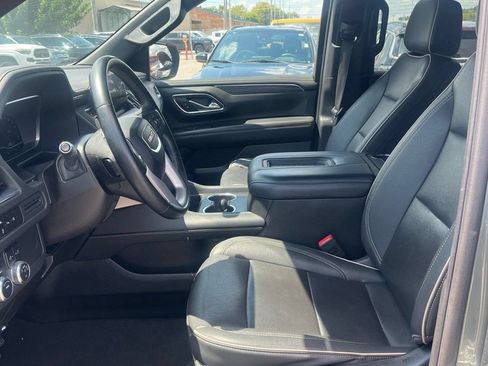 Used 2023 GMC Yukon SLT AWD/4WD image 4