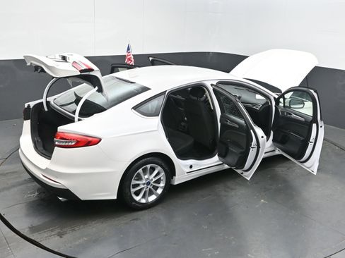 Used 2019 Ford Fusion SE image 44