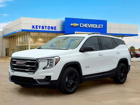 Used 2024 GMC Terrain AT4 AWD/4WD image 3