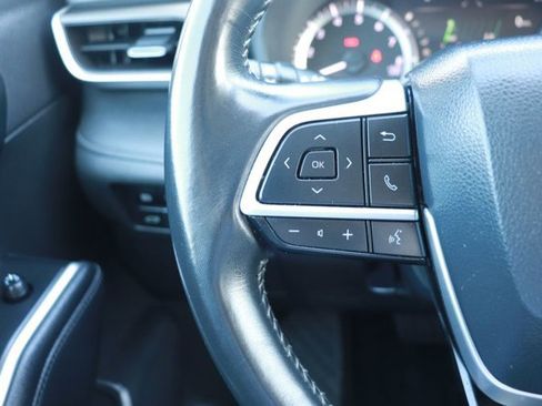 Used 2024 Toyota Highlander LE image 20