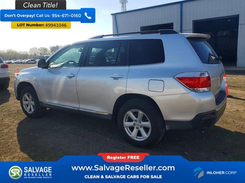 Used 2013 Toyota Highlander Plus AWD/4WD image 3