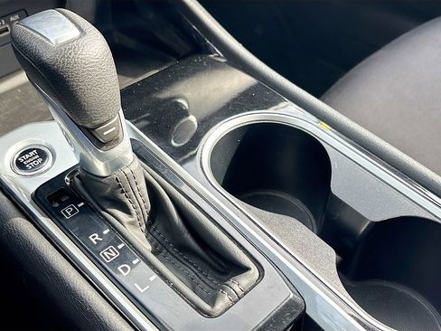 Used 2024 Nissan Altima 2.5 SV image 16