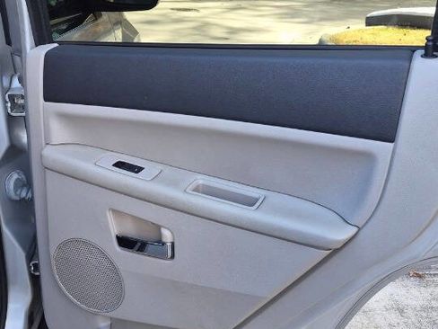 Used 2009 Jeep Grand Cherokee Limited image 72