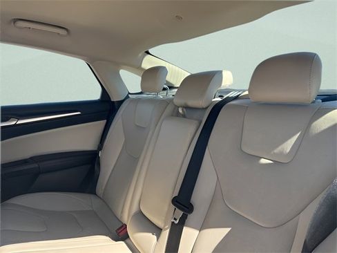 Used 2018 Ford Fusion Titanium image 24