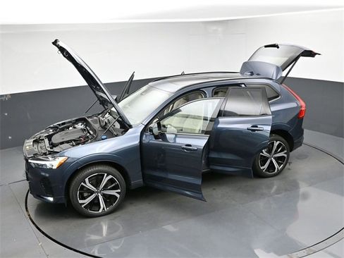 Used 2024 Volvo XC60 B5 Ultimate w/ Protection Package Premier image 52