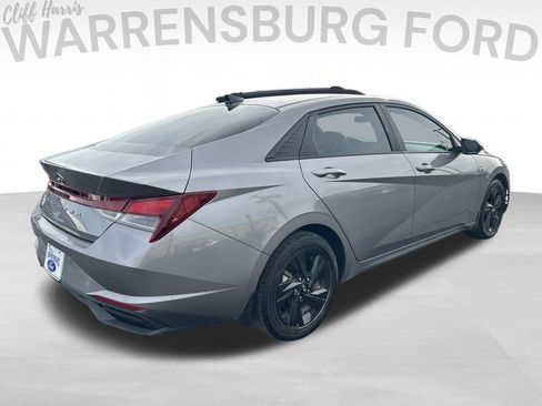 Used 2022 Hyundai Elantra SEL image 7