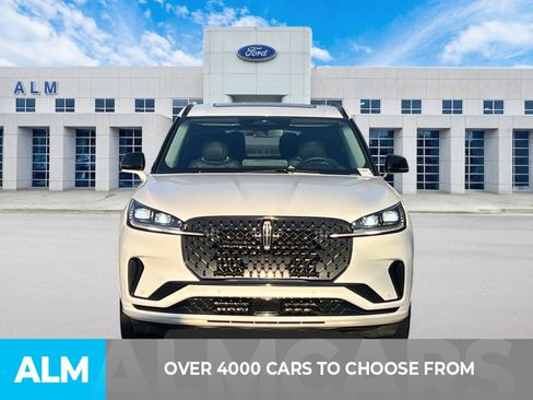 Used 2025 Lincoln Aviator Reserve w/ Equipment Group 201A AWD/4WD image 2