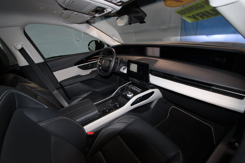 Used 2024 Lincoln Nautilus Premier AWD/4WD image 24