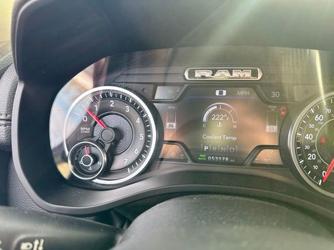 Used 2019 RAM 1500 Laramie image 15