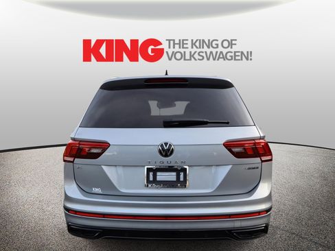 Certified 2024 Volkswagen Tiguan SE R-Line image 3