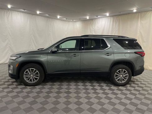 Used 2023 Chevrolet Traverse LT image 3