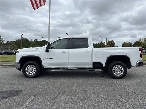 Used 2025 Chevrolet Silverado 2500 LT w/ Convenience Package image 8