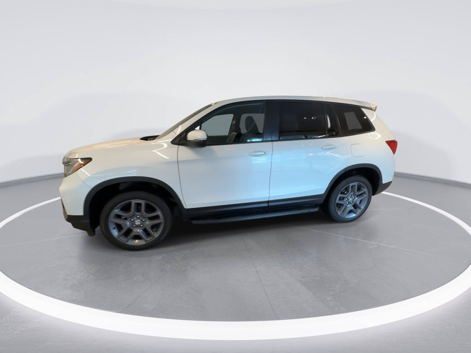 Used 2023 Honda Passport EX-L image 5