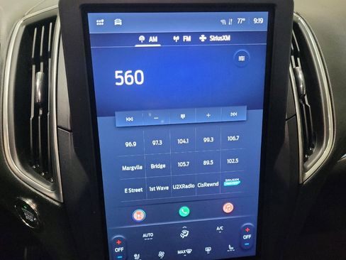 Used 2023 Ford Edge Titanium image 25