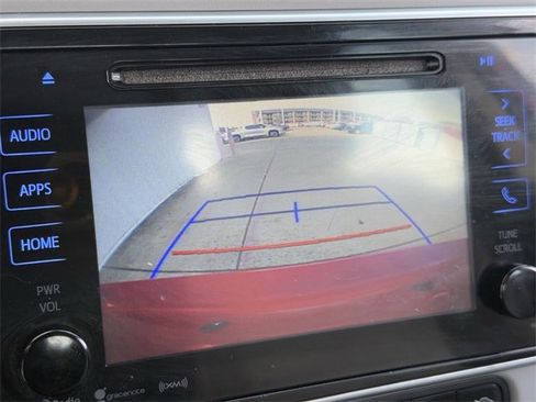 Used 2017 Toyota Corolla LE w/ LE Premium Package w/Moonroof image 17