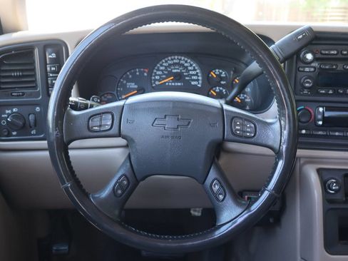 Used 2006 Chevrolet Silverado 2500 LT w/ Onstar Plus Package AWD/4WD image 17