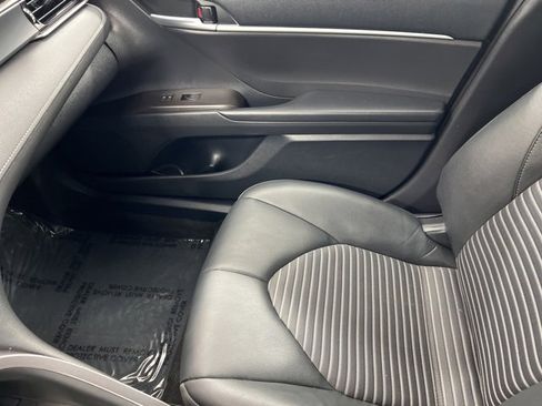 Used 2023 Toyota Camry SE image 13