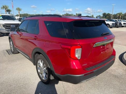 Used 2024 Ford Explorer XLT w/ Equipment Group 202A RWD image 7