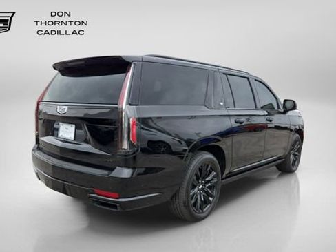 Used 2022 Cadillac Escalade ESV Sport w/ Touring Package AWD/4WD image 5
