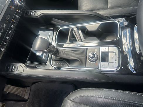 Used 2024 Kia Telluride EX AWD/4WD image 18
