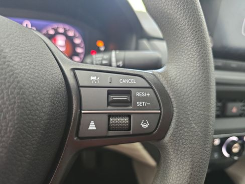 Used 2023 Honda Accord EX image 17