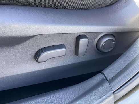 Used 2025 Subaru Outback Premium w/ Popular Package #1A image 7