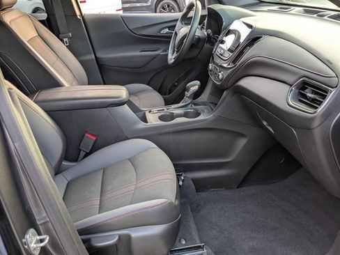 Used 2022 Chevrolet Equinox RS w/ Infotainment Package image 21