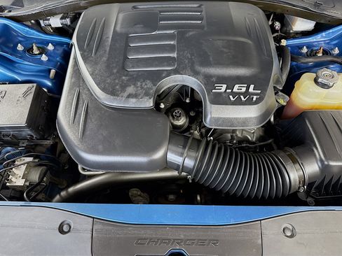 Used 2022 Dodge Charger SXT RWD image 39