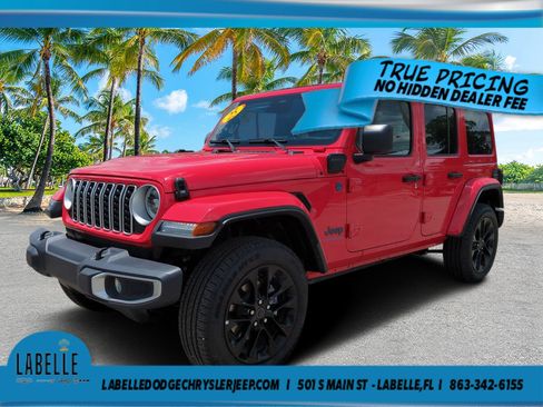 Used 2025 Jeep Wrangler Unlimited Sahara w/ Safety Group AWD/4WD image 7