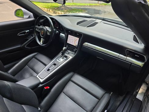 Used 2018 Porsche 911 Carrera RWD image 28