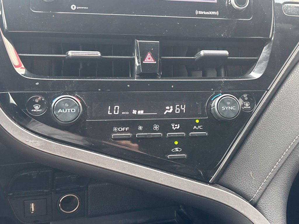 Used 2022 Toyota Camry LE FWD image 13