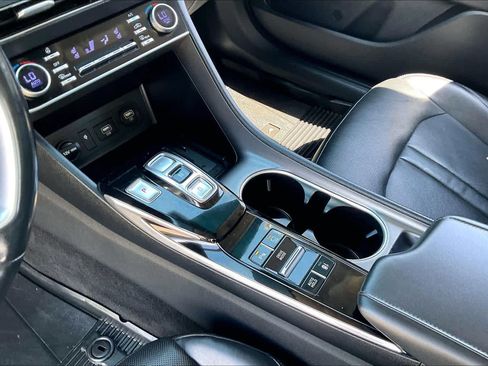 Used 2021 Hyundai Sonata Limited FWD image 17