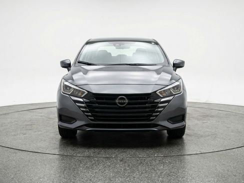 Used 2025 Nissan Versa SV image 2