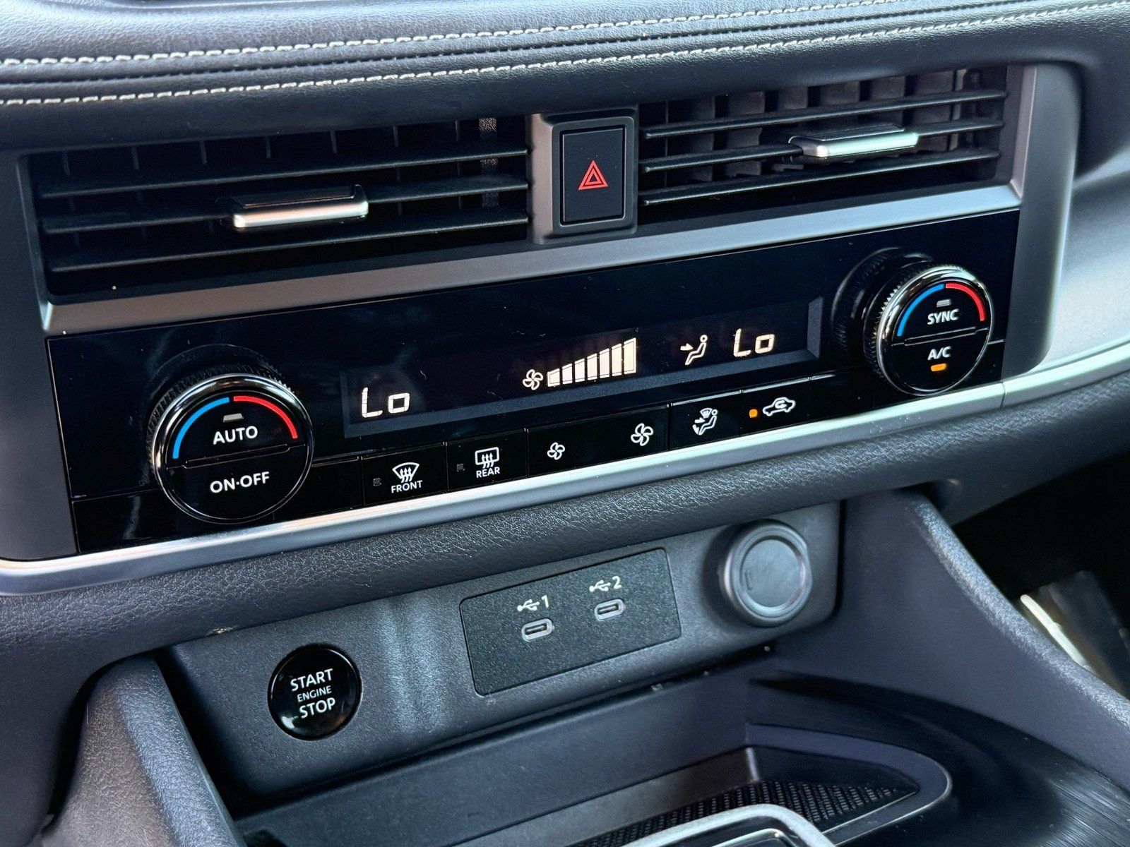 Used 2025 Nissan Rogue SV AWD/4WD image 23