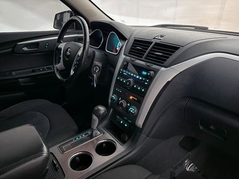 Used 2010 Chevrolet Traverse LT w/ Personal Connectivity Package image 26