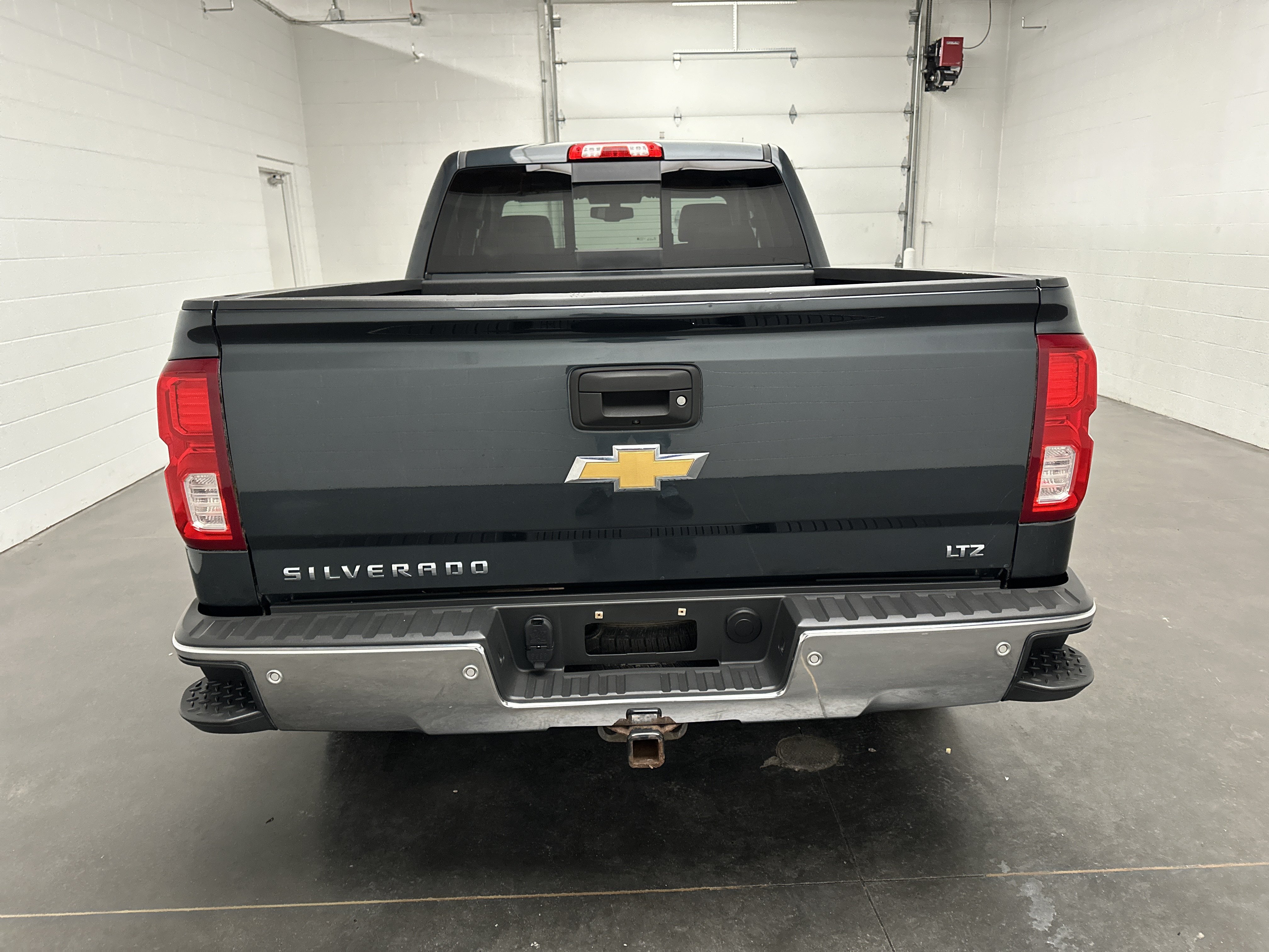 Used 2018 Chevrolet Silverado 1500 LTZ w/ Sport Package AWD/4WD image 9