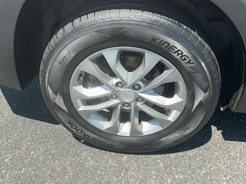 Used 2020 Hyundai Santa Fe SE AWD/4WD image 5