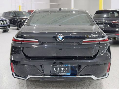 Used 2025 BMW 740i xDrive AWD/4WD image 13