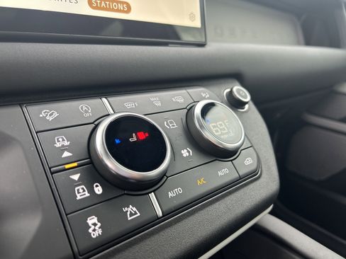 Used 2024 Land Rover Defender 130 S image 25