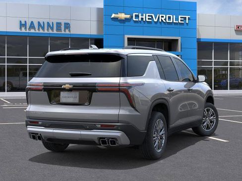 New 2026 Chevrolet Traverse LT w/ Driver Confidence Package FWD image 4