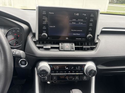 Used 2021 Toyota RAV4 XLE Premium AWD/4WD image 21