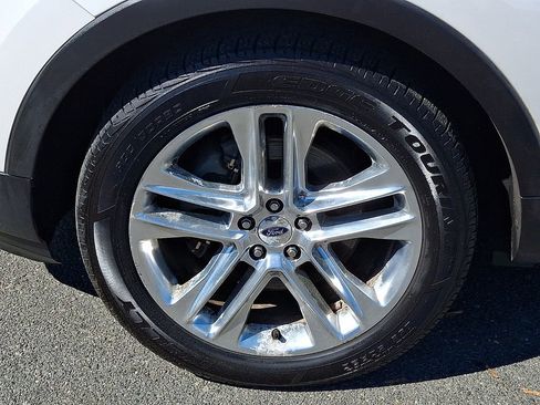 Used 2016 Ford Explorer Limited w/ Equipment Group 301A AWD/4WD image 8