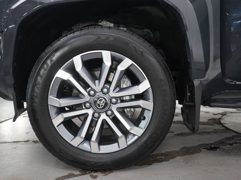Used 2025 Toyota 4Runner Limited AWD/4WD image 32