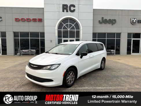 Used 2024 Chrysler Voyager LX FWD image 1