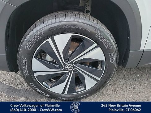 Certified 2023 Volkswagen Taos SE AWD/4WD image 17