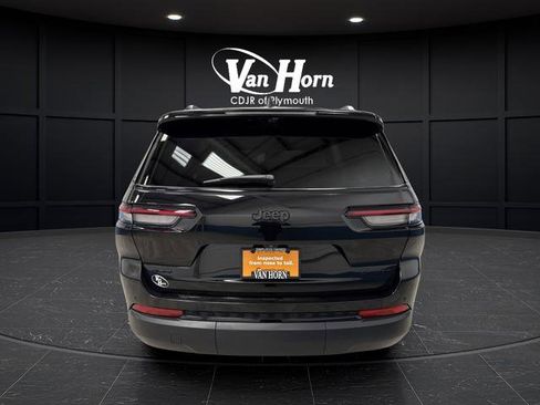 Used 2025 Jeep Grand Cherokee L Limited w/ Luxury Tech Group II image 14