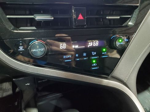 Used 2024 Toyota Camry SE FWD image 31