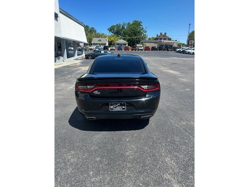 Used 2023 Dodge Charger SXT w/ Blacktop Package RWD image 5